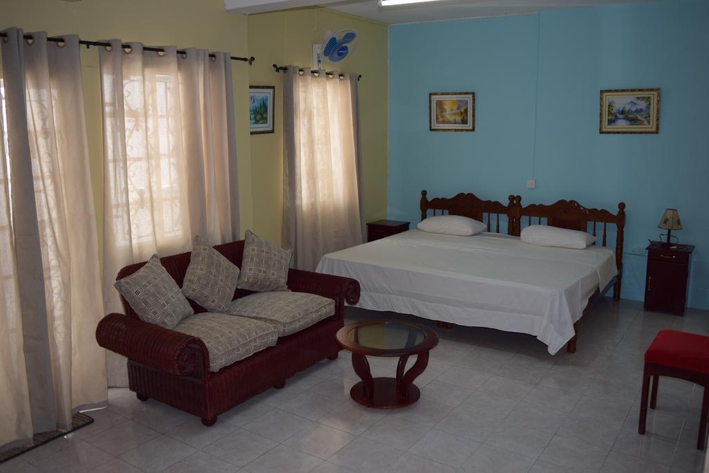 Mauri Holidays 'Budgeted Apartment' ลากูแล็ตต์ ห้อง รูปภาพ